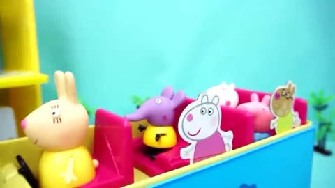 小豬佩奇的藍色新校車 讓小伙伴們都驚嘆的神奇玩具